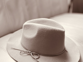 ヘッドウェアブランド【HELEN KAMINSKI/ヘレンカミンスキー】で販売員募集!