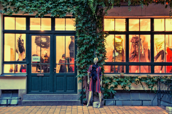 正統派フレンチファッションを代表するラグジュアリーブランド！＠大阪高島屋